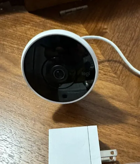 Logitech Circle 2 WIRED WiFi Security Camera * * Tested & in Great Shape * *