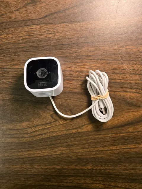 Blink Mini Plug-in Smart Security Surveillance White Camera BCM00300U (No Mount)