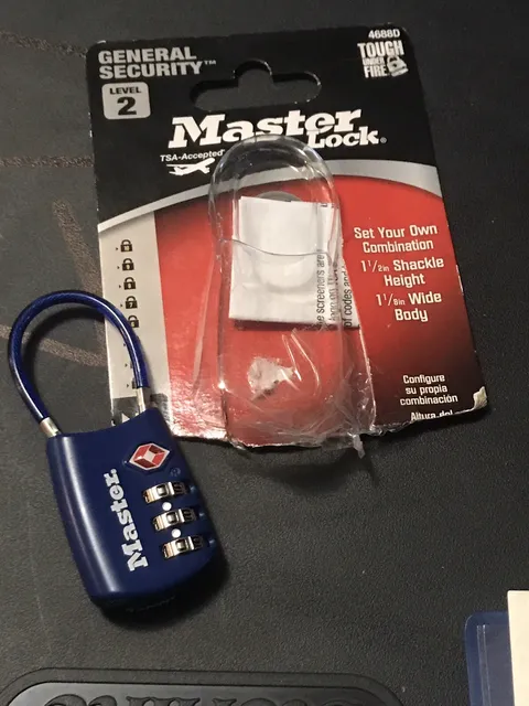 Master Lock General Security Level 2 | Combination  1 1/2” Shackle Height