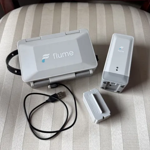 Flume 2 Wireless Smart Home F2200 Water Monitor & F2100 Water Leak Detector