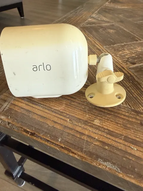 Arlo  pro 3 1080p Wi-Fi Wireless IP Camera Indoor/Outdoor Weatherproof White