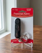 PERSONAL ALARM KEYCHAIN- GREAT FOR WOMEN & KIDS AVOIDING DANGEROUS SCENARIOS
