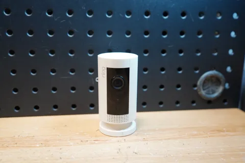 (M) Ring Indoor Cam 1st Gen HD Security Camera 5UM4E5 White No Power Adapter