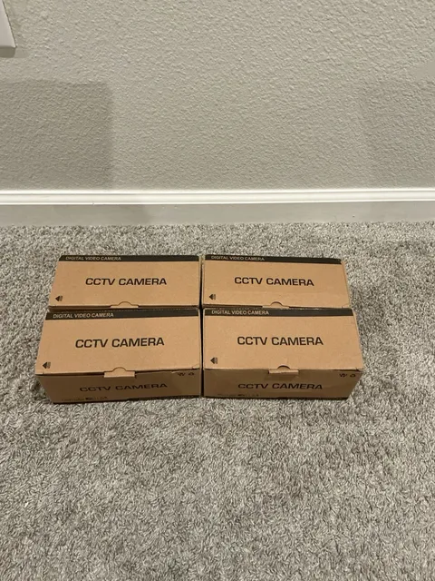 (Lot 4). 5MP 4-in-1 Bullet Security Camera TVI/AHD/CVI/CVBS, 3.6mm Lens, NTSC.