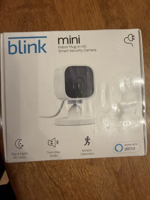 Blink Mini Compact indoor plug-in smart security camera 1080p HD, Never used