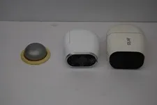 2 Arlo Cameras  Vcm4030  Vcm3030