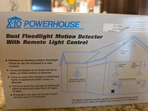 X-10 POWERHOUSE Dual Floodlight Motion Detector w/ Remote Control PR511 NEW 