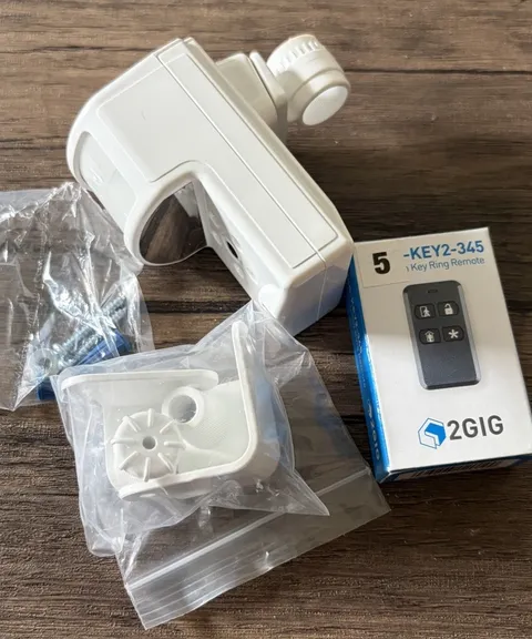ALARM.COM IMAGE SENSOR ADC-IS-220-GC - And Spare Key Fob New In Open Box