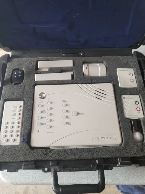 GE Interlogix ITI Simon 3 System Kit Panel 60-693-95R & A30907CW Untested