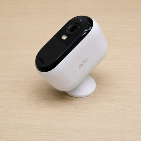 Arlo Essential Wireless Security Camera 3rd Gen 1080p HD Battery Opt. (VMC2080)™