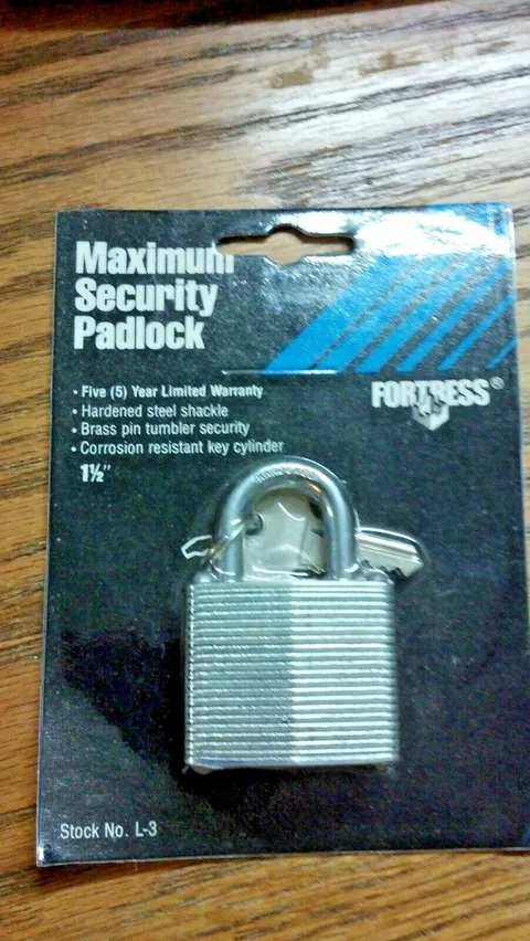 Maximum Security Padlock, Hardened Steel Shackle, Brass Pin Tumbler, 1-1/2"
