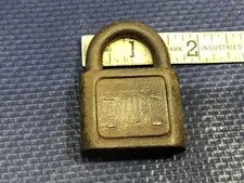 YALE Padlock pad lock vintage towne
