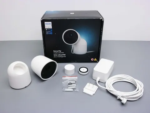 Philips Hue 581736 Wired Security Camera with Desktop Stand - White