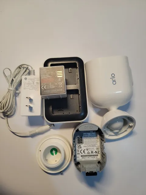 Arlo Pro 4 VMC4041P Camera, 1 Battery and Dual Charger