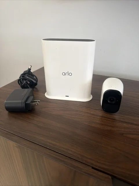 Arlo Security Set with VMB5000NA and 1 Camera With Battery Untested