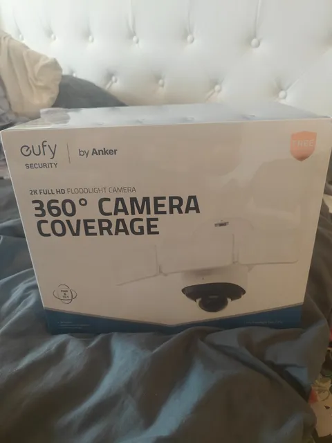Eufy T8423 360 Degree Pan & Security Floodlight Cam 2 Pro - White