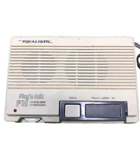 Vintage Realistic Plug N Talk FM Wireless Intercom 43-207 Powers Up