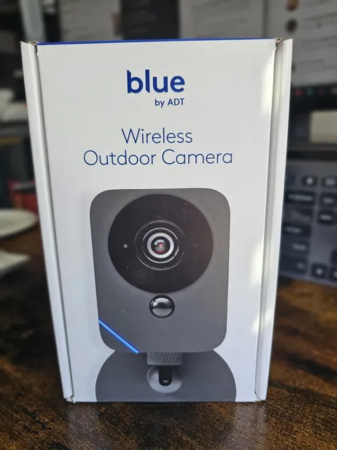 ADT Blue SCE2R0-29  Outdoor Security Camera for DIY Home Surveillance - Graphite