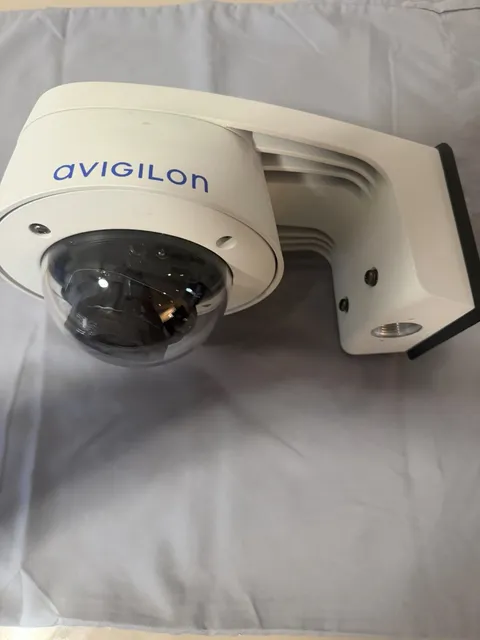 Avigilon 4 Megapixel H5A WDR 4.0C-H5A-DP1-IR Outdoor Dome Camera / Wall Mount