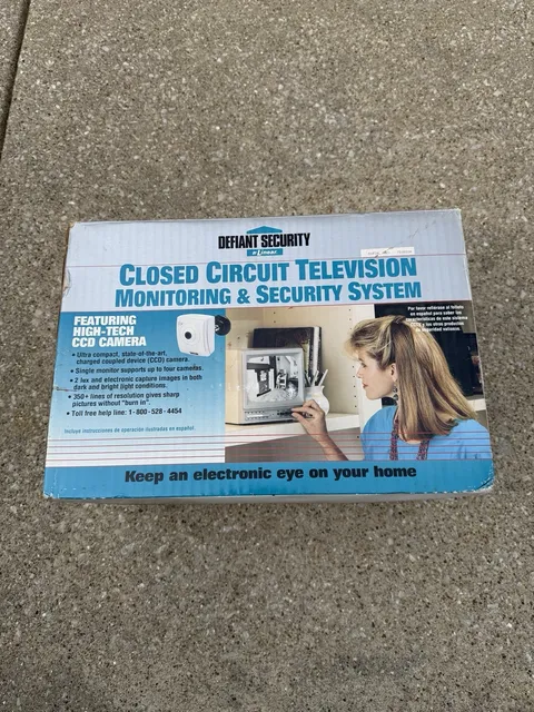 Defiant Closed Circuit Television Monitoring & Security System CCTV Complete Kit