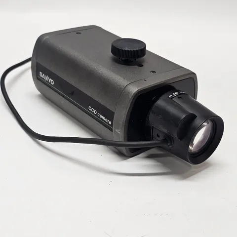 Sanyo Color CCTV Camera 24V AC 4W VDC2824 With Lens UNTESTED AS IS FAIR SHAPE
