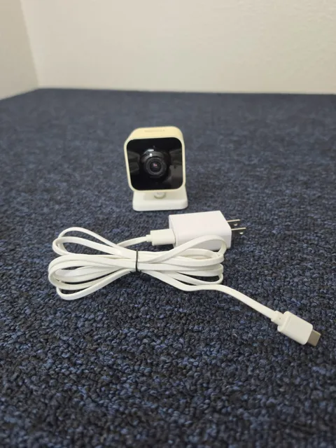 Roku Smart Home Indoor 1080p HD Wi-Fi Security Camera Wired Model SCS11X & Cable