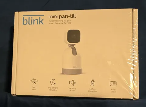 Blink Mini Pan Tilt Indoor Rotating Plug-in Smart Security Camera White NEW