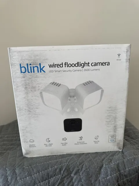 Blink Wired Floodlight Camera – Smart Outdoor Security Camera, 2600 lumens Alexa
