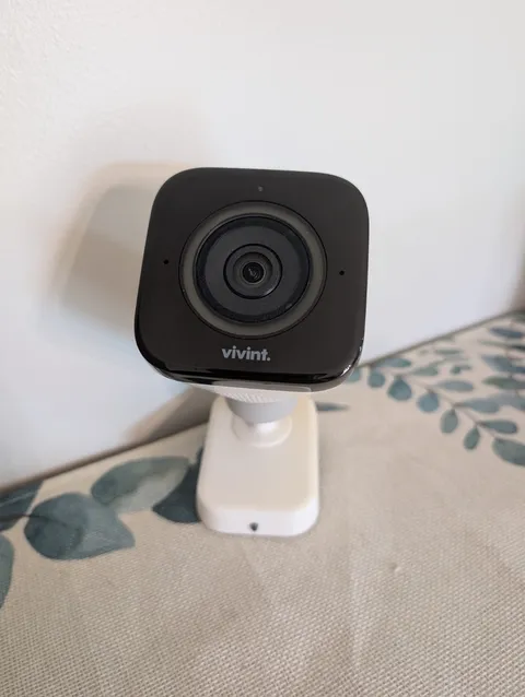 Vivint VS-ODC300-WHT Outdoor Camera Pro Generation 1 Smart Security Camera