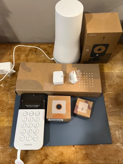 Simplisafe Alarm - Keypad, 2 Sensors, Motion Detector, Camera & Yard Sign