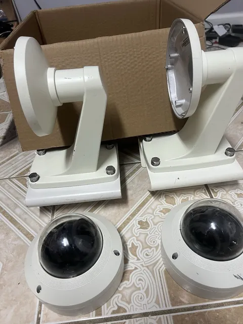 2 Samsung SNV-6084N Security Network Vandal-Resistant Dome Camera  + WALL MOUNT
