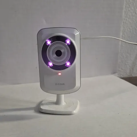 D-Link Day & Night Wi-Fi Camera with Remote Viewing DCS-932L - W/ Power adapter