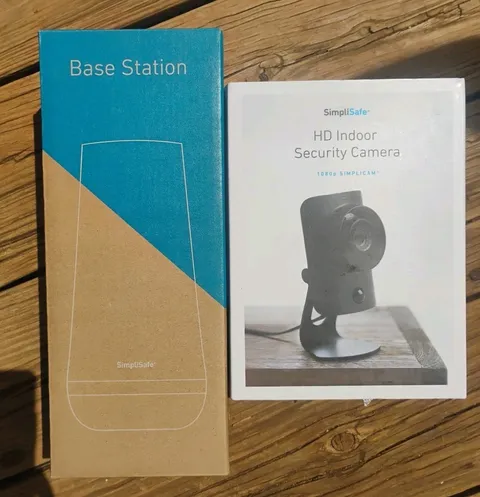 SimpliSafe SimpliCam 1080p Wireless Security Camera  Black With Base Station New