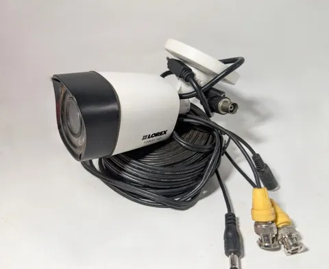 (4) Lorex LBV2521 HD 1080p Indoor/Outdoor Night Vis Security Cameras w/BNC Cords