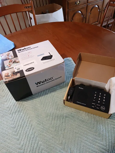 WuLoo Wireless Intercom System, 6 Pack. 10 Channel, WL666-P6. Black.