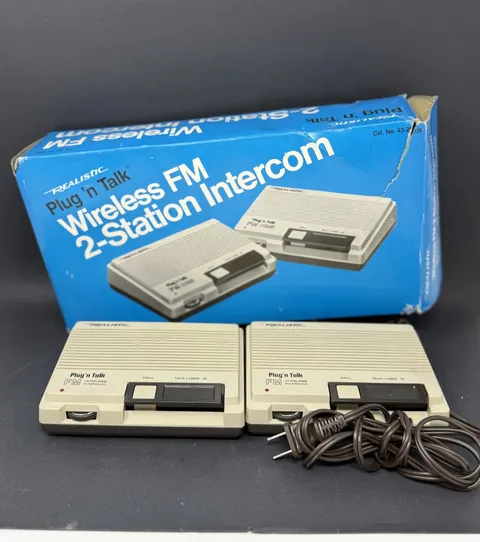Vtg Realistic Plug 'n Talk Wireless FM Intercom System 2 Stations 43-207A