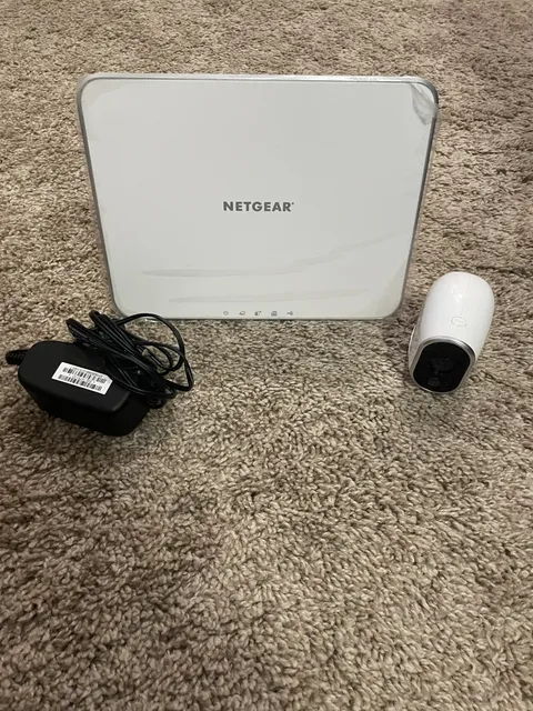 Netgear VMB3000 Base Station Wi-Fi Hub with Power Adapter And 1 Camera