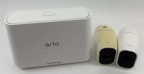 Arlo Pro VMB4000 Security Base Station With 2x VMC4030P HD Cameras System READ