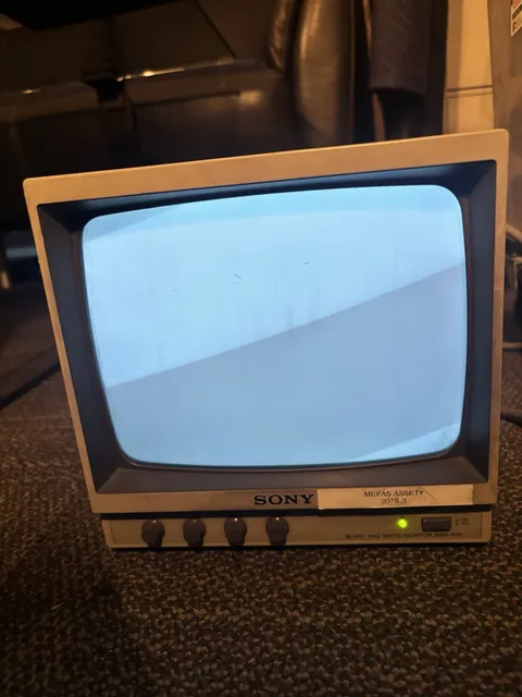 Sony SSM-930 Vintage 9” Black & White CCTV Security CRT Monitor Powers On 1997