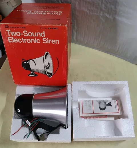 Safe House Two Sound Weatherproof Electronic Siren Vintage Radio Shack Alarm NOS