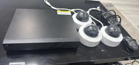 IP Power NIT-C5332-AW28 (3x Dome Cameras) and 1 TS-5504A-04E NVR CCTV + 4TB HDD