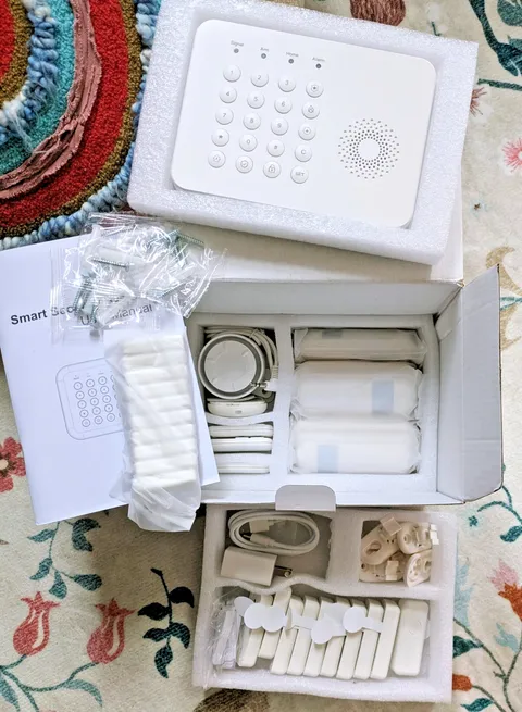 PGST A02F Wireless Home Security Alarm System - DIY 20-Piece Kit - Tuya App