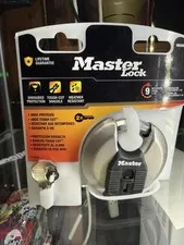 NEW!! Master Lock Magnum Heavy Duty Stainless Steel Padlock w/ 2 Keys M50XD