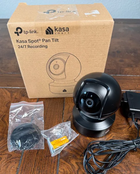 TP-Link Kasa Spot Pan Tilt EC71 Indoor Security Camera 1080p/Night Vision/Audio