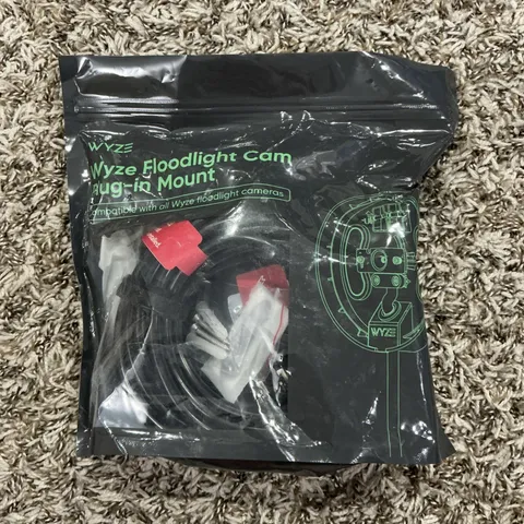 Black Wyze Floodlight Cam Plug-in Mount v1/v2/Pro with 20ft Outdoor Cable A1