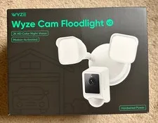 Wyze Cam Floodlight V2 Motion Activated 2K HD Color Night Vision CameraWhite NEW