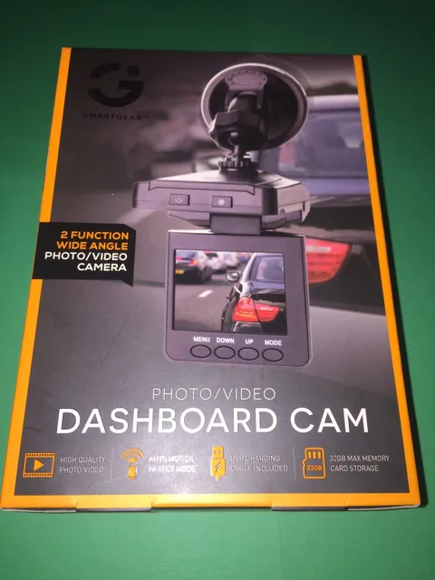 SmartGear Dashboard Camera Photo Video BRAND NEW Auto Motion Detector 32GB
