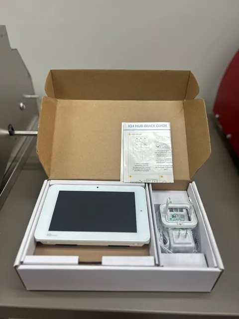 Qolsys IQ Panel 2 QS9201-1208-840 (Verizon) PowerG 319.5MHz  LTE - NIB
