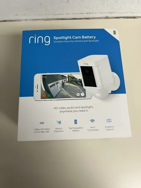 Ring Spotlight Cam Battery Wi-Fi 1080p HD Outdoor Security Camera White