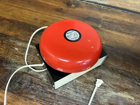 SAFE HOUSE BURGLAR ALARM SYSTEM MODEL 49-498B 12 VOLTS DC 600 MA 93DB @10 FT
